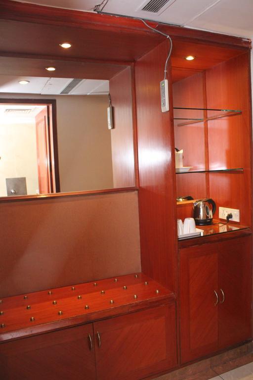 J'S Inn New Delhi Ngoại thất bức ảnh
